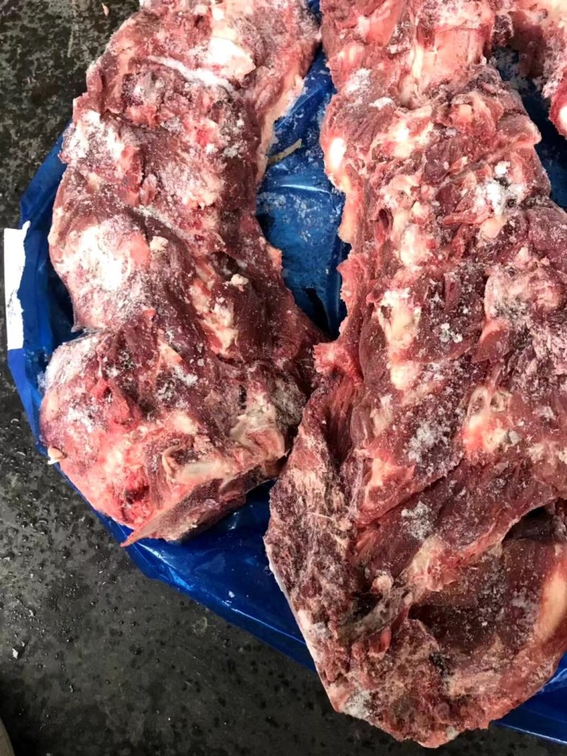 满肉牛脖骨