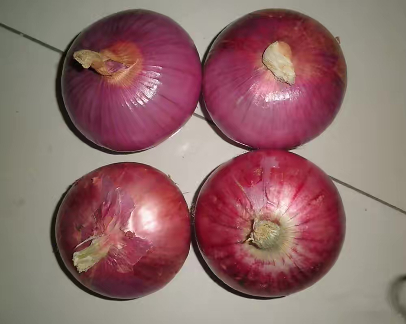 洋葱与生姜煮水的食材展示