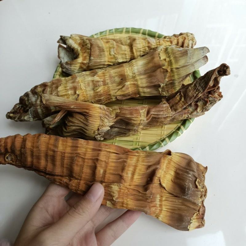 黄筒笋干.本色无硫，放心购买，大量有货。干度好，泡发率高