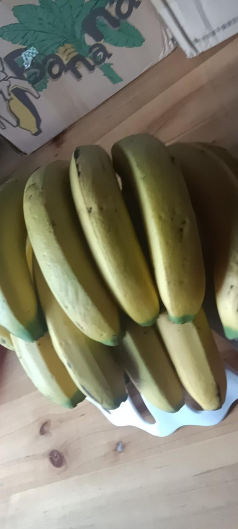 新货山区香蕉来自农民自种的，新鲜10斤为—件批发包邮。