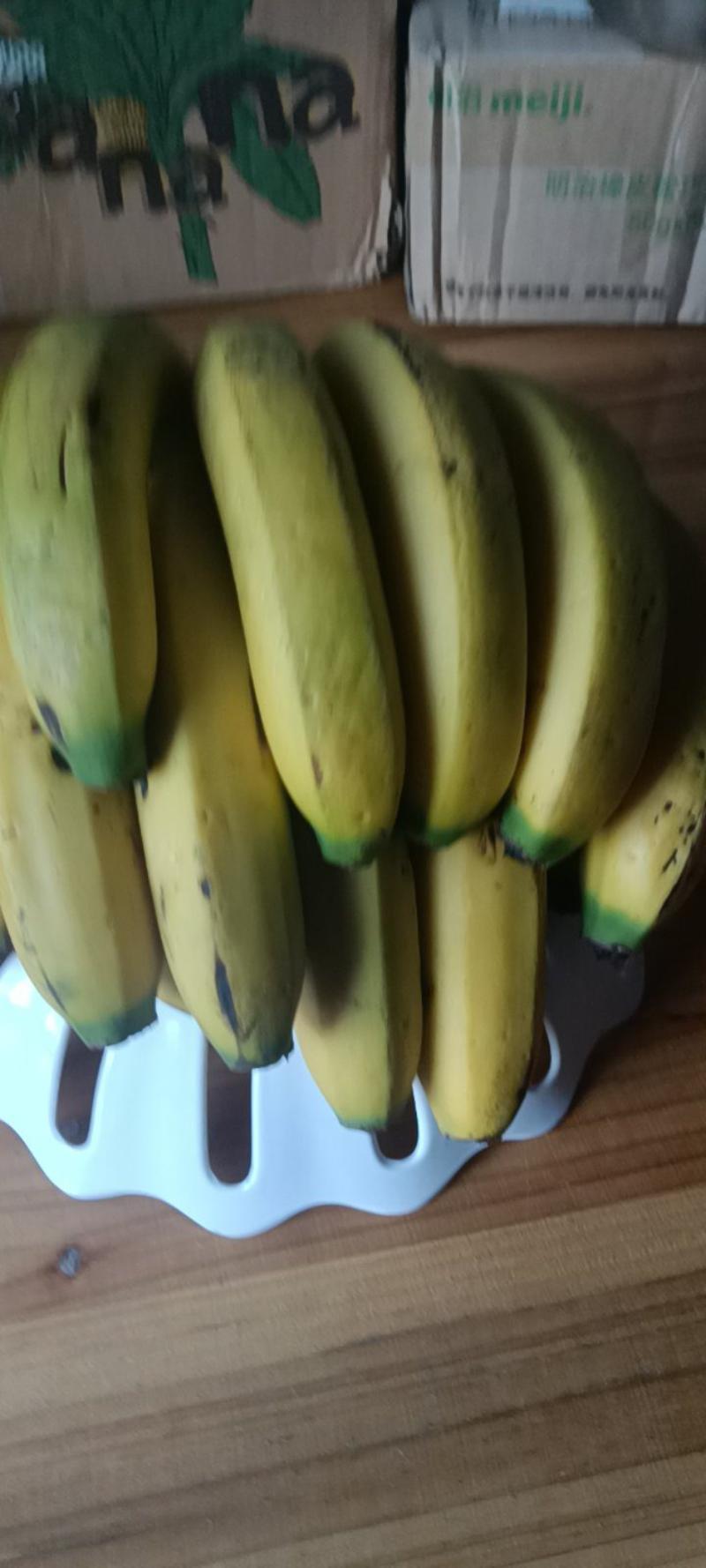 新货山区香蕉来自农民自种的，新鲜10斤为—件批发包邮。