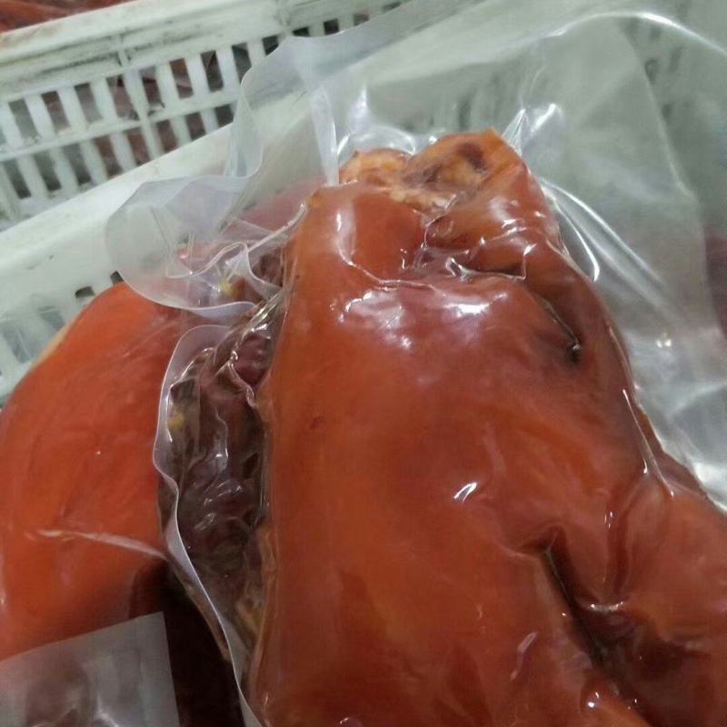 正宗的博山酱猪头肉瘦肉多，有嚼劲，味道独特，