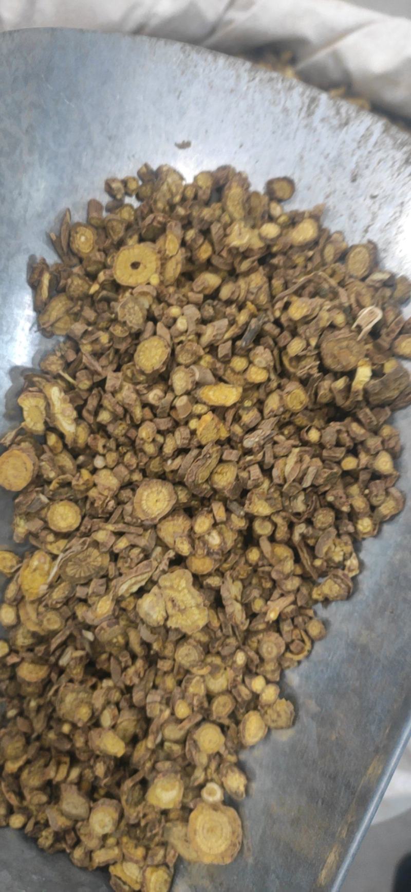 黄芩主营黄芩干货切片量大常年经营各种规格黄芩
