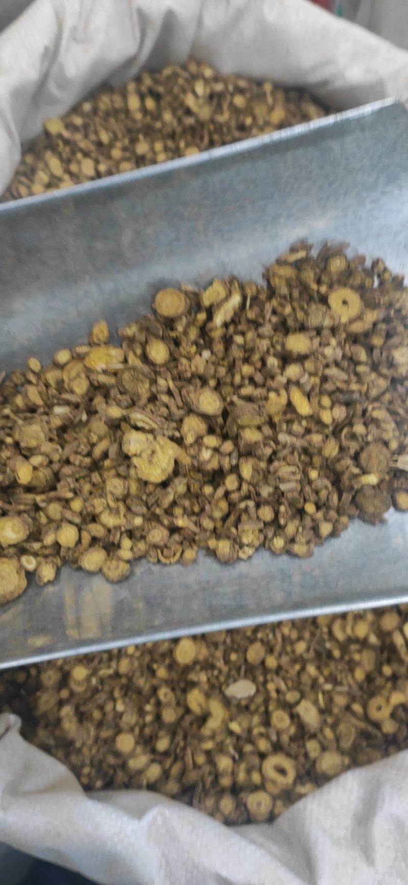 黄芩主营黄芩干货切片量大常年经营各种规格黄芩