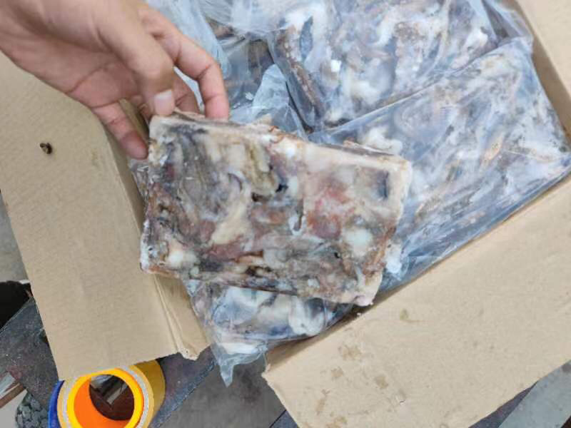 纯干二本足鱿鱼须一件20斤装20袋，北太二本足