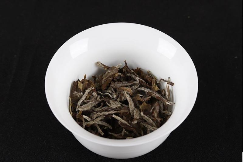 2019年花香牡丹福鼎干仓白牡丹300克一级牡丹饼