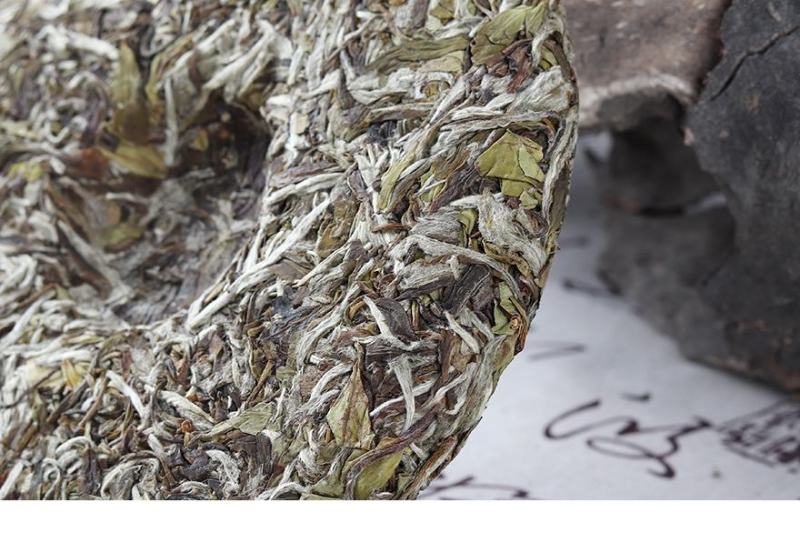 2019年花香牡丹福鼎干仓白牡丹300克一级牡丹饼