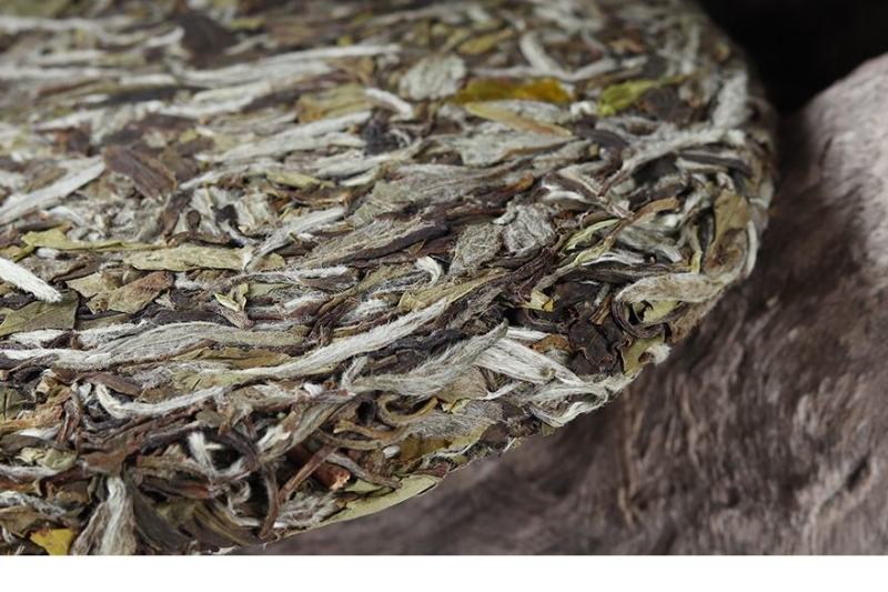 2019年花香牡丹福鼎干仓白牡丹300克一级牡丹饼