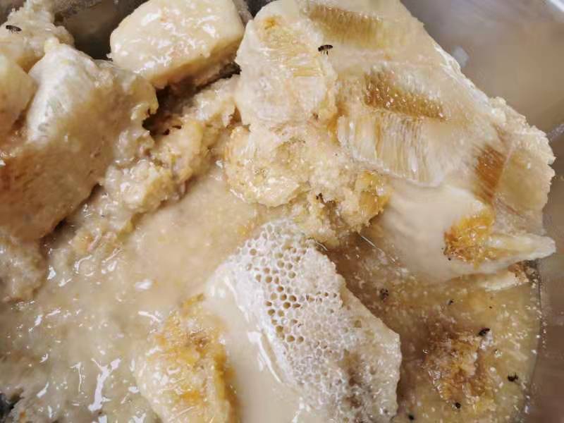 土蜂蜜，野生蜂蜜，深山老林产的雪蜜