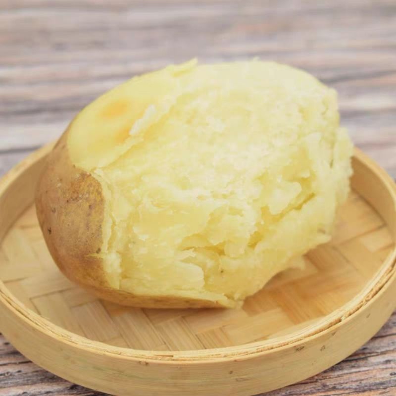 土豆，湖北襄阳黄心土豆，地头现挖现发，新鲜看得见欢迎咨询