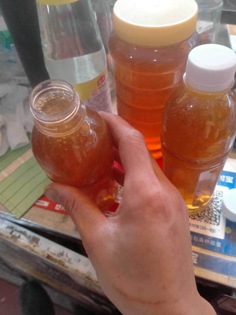 大山里的土野货龙眼蜂蜜糖蜂蜜巢蜂糖土货糖
