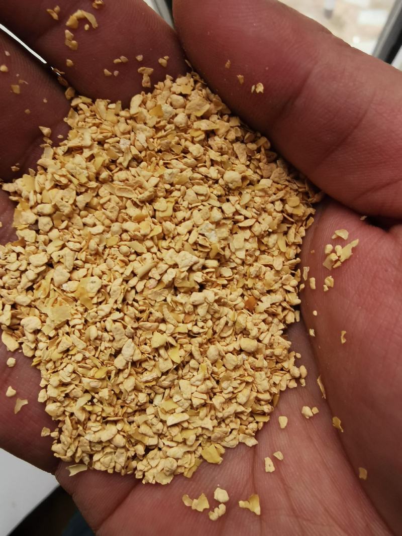 厂家常年大量出售豆粕辅料，降低成本的不二选择，