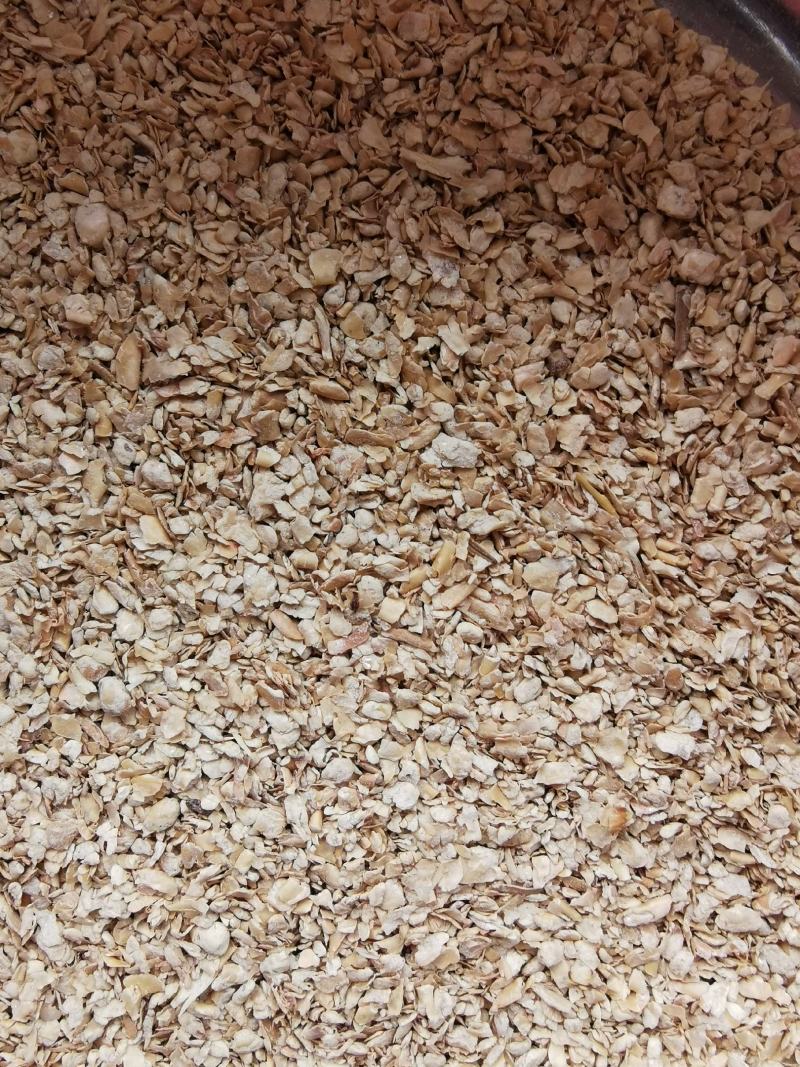 厂家常年大量出售豆粕辅料，降低成本的不二选择，