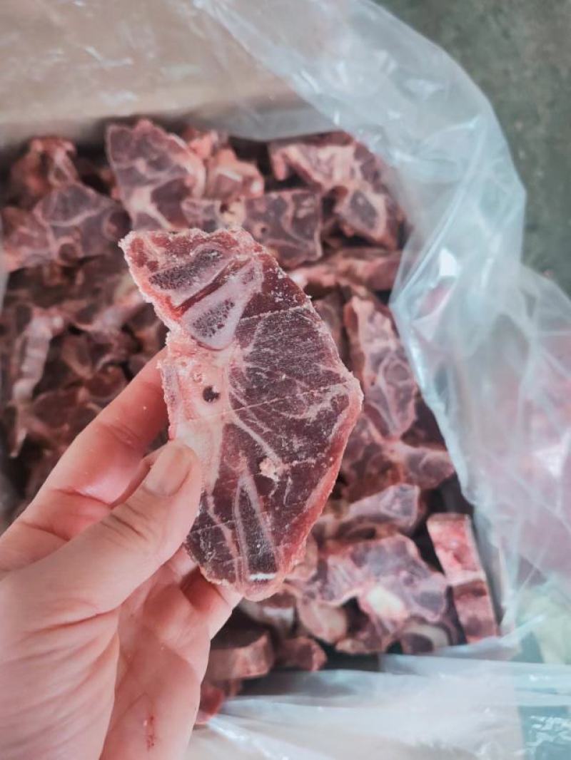 满肉牛脖骨