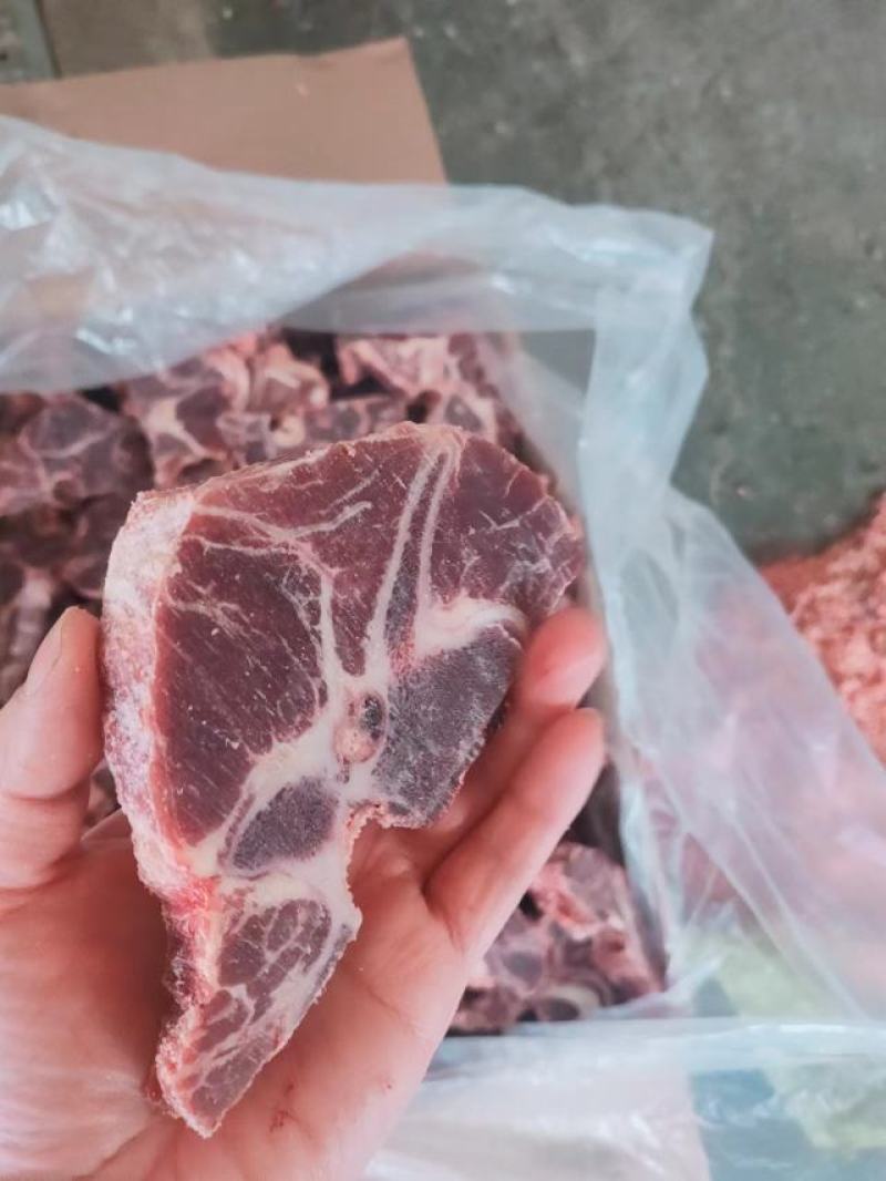 满肉牛脖骨