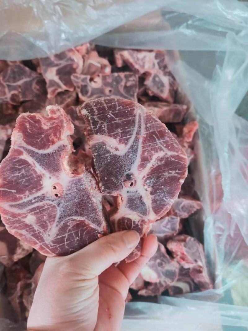 满肉牛脖骨