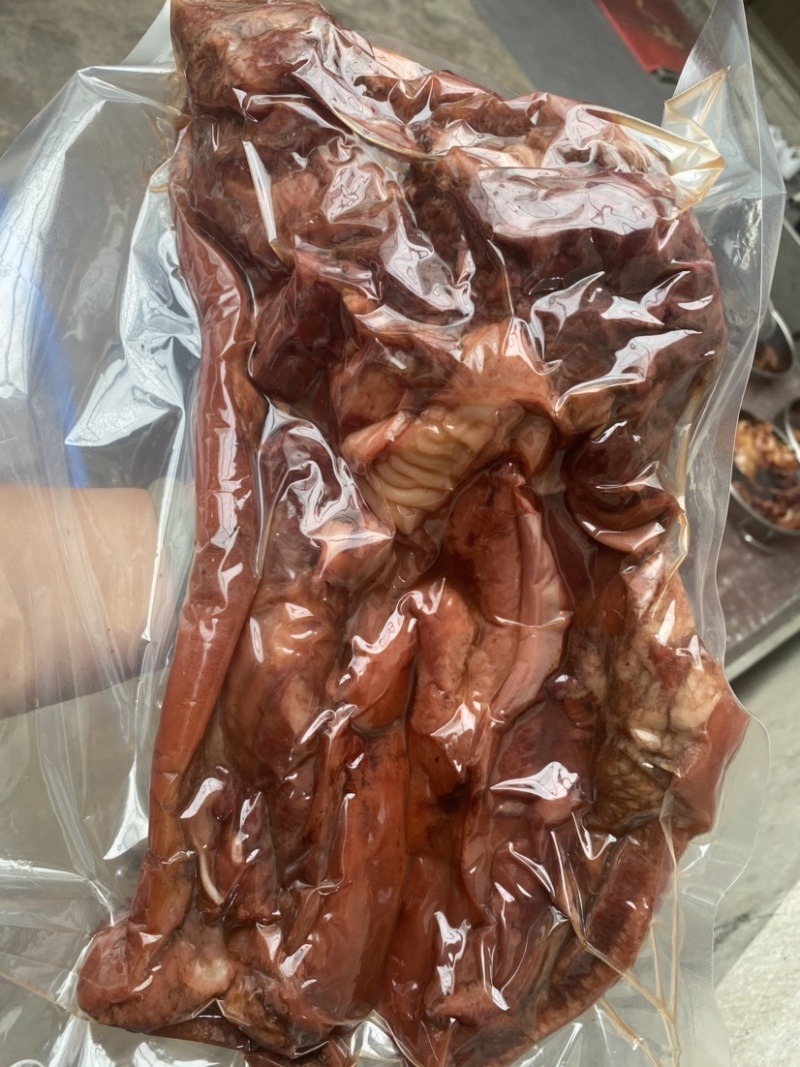 脱脂酱香猪头肉批发干净无毛