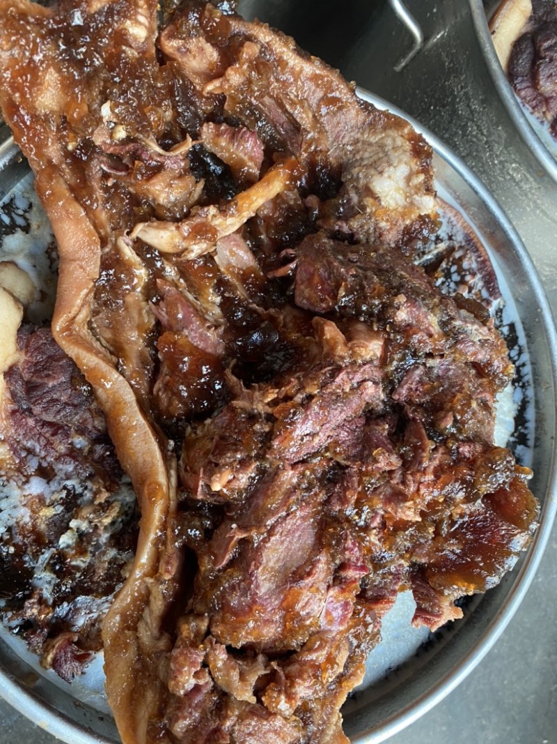 脱脂酱香猪头肉批发干净无毛