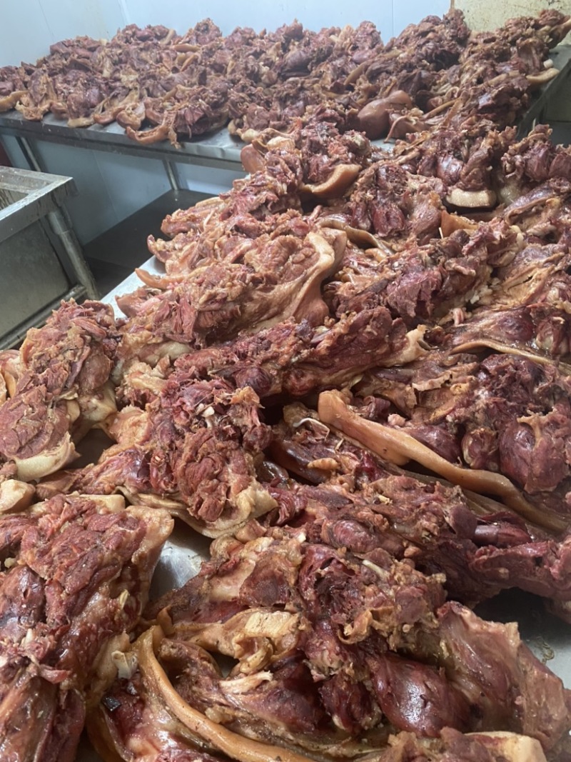 脱脂酱香猪头肉批发干净无毛