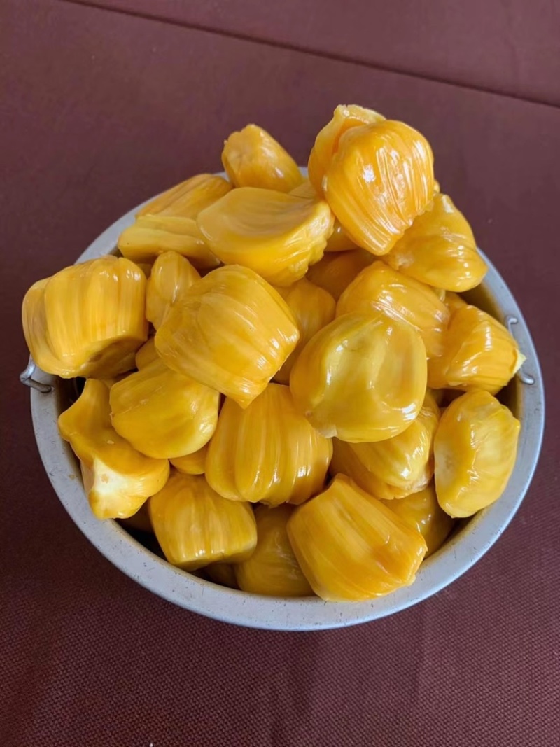 广东无胶菠萝蜜，吃起来香味十足嘴手都留有郁香，营养丰富