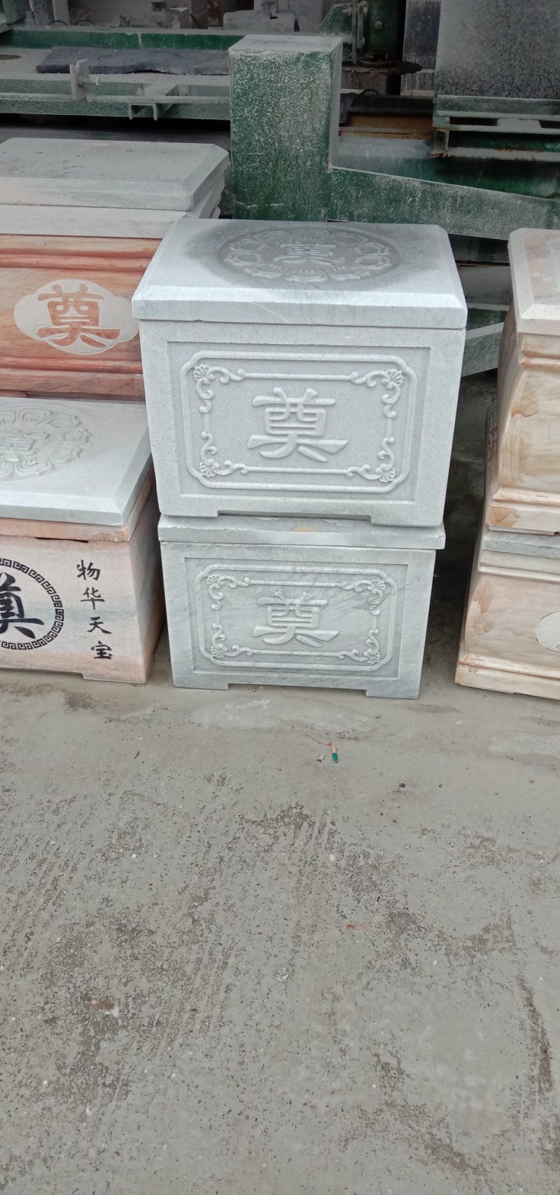 石材:骨灰盒