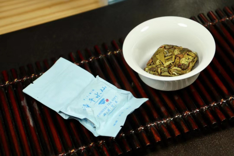漳平水仙乌龙茶公主紧压小茶饼500克茶叶独特花香绿叶红镶边
