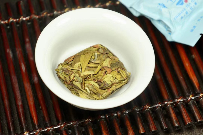 漳平水仙乌龙茶公主紧压小茶饼500克茶叶独特花香绿叶红镶边
