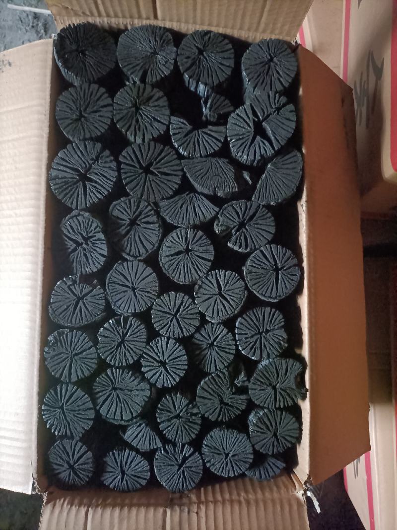 木炭，烧烤炭，煮茶炭，烤肉炭，菊花白炭，青冈炭，耳树炭