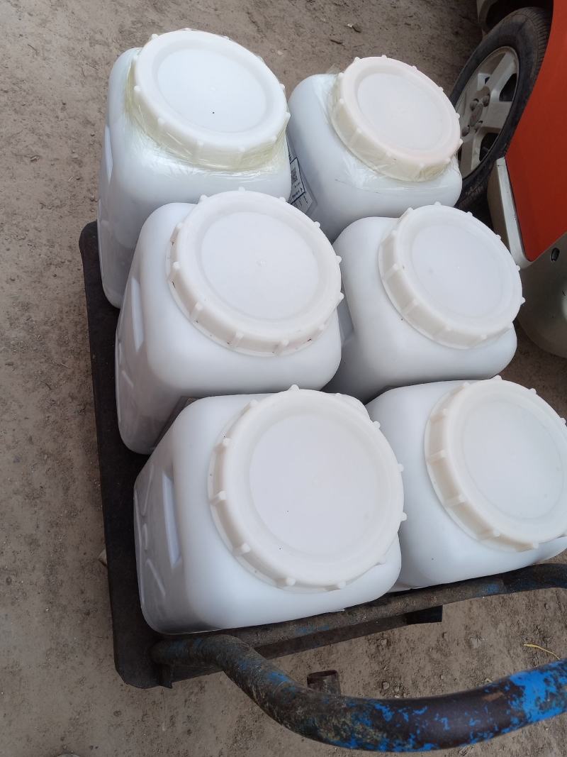 传统工艺，一年天然发酵，打造地域美食，批发散装臭豆腐