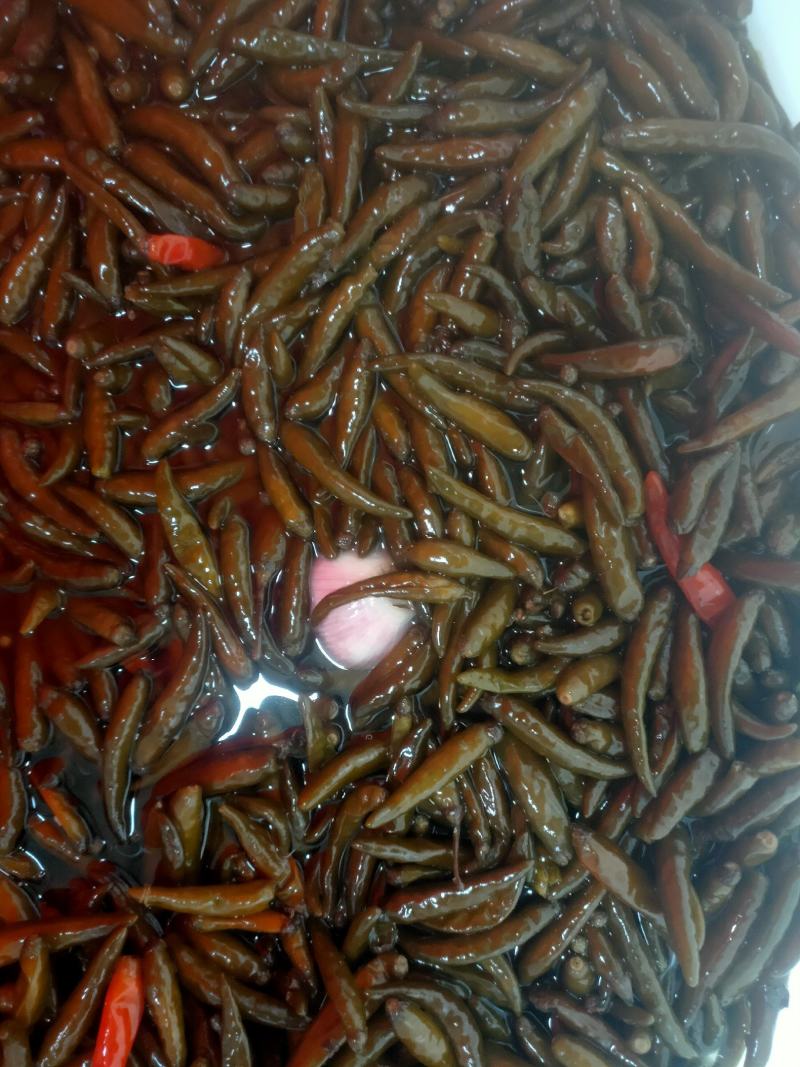 精品泡椒，泡姜、泡萝卜、榨菜头、榨菜块等泡菜系列