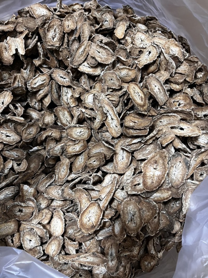 牛蒡根又名牛菜、恶实根中药用、泡茶专用无硫水洗干净。