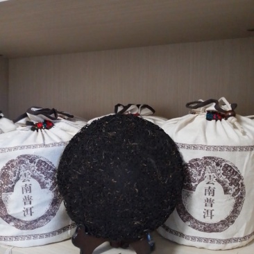紫娟普洱生态精品散茶茶饼，紫叶紫芽配紫陶，紫气东来越来好