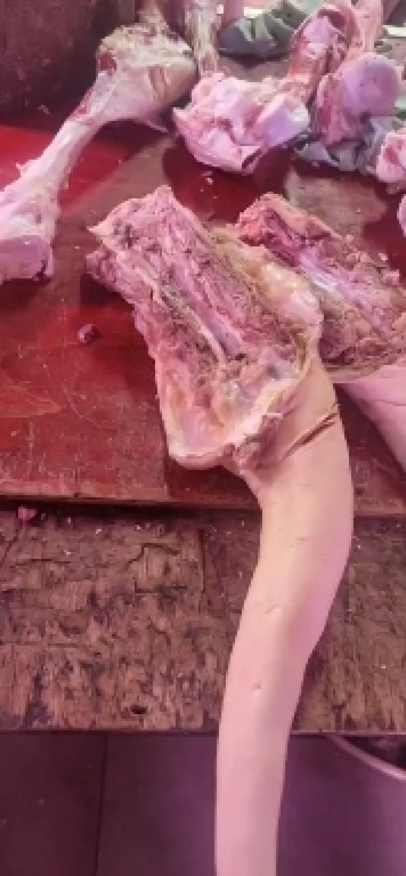 带皮牛尾，质量纯手工退毛带皮牛尾巴