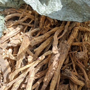 通条皮干桔梗，自家种植自然晾晒无杂条货，有需要的和我联系
