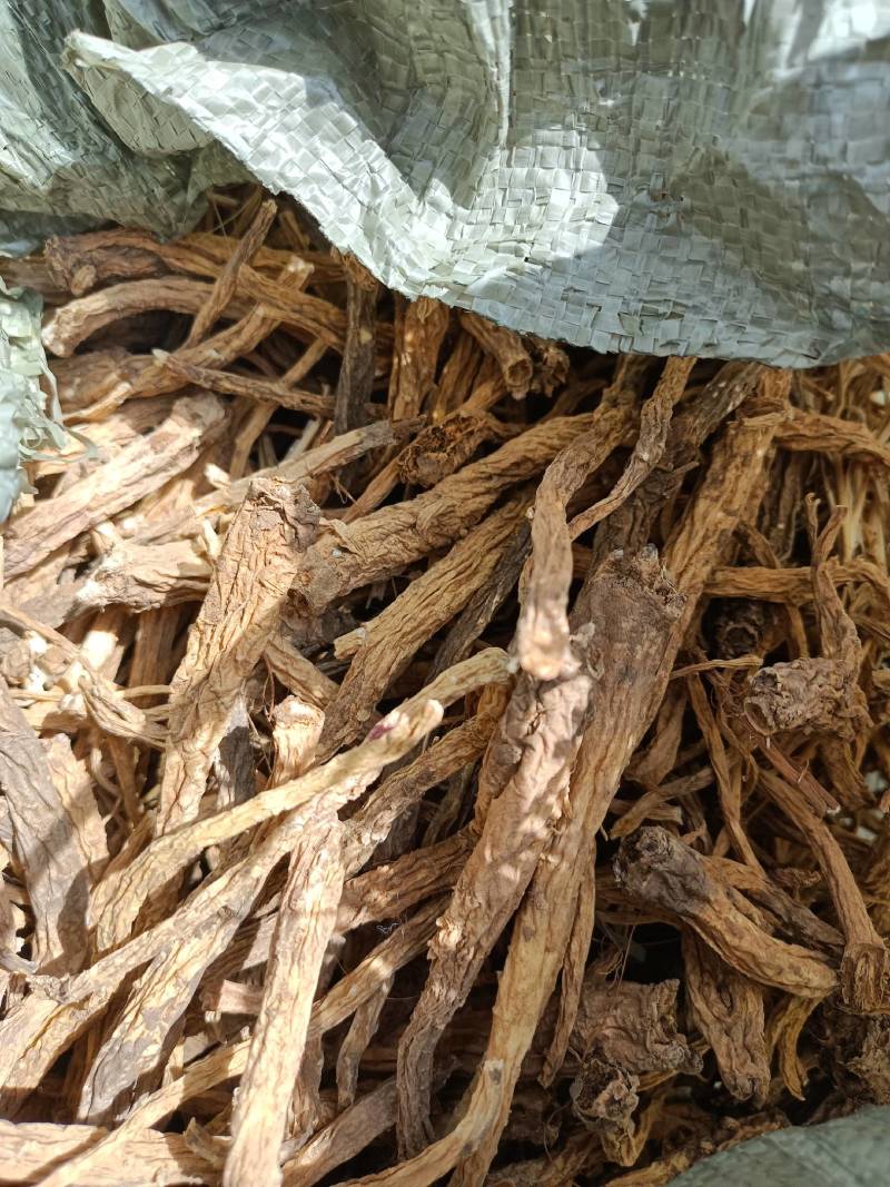 通条皮干桔梗，自家种植自然晾晒无杂条货，有需要的和我联系