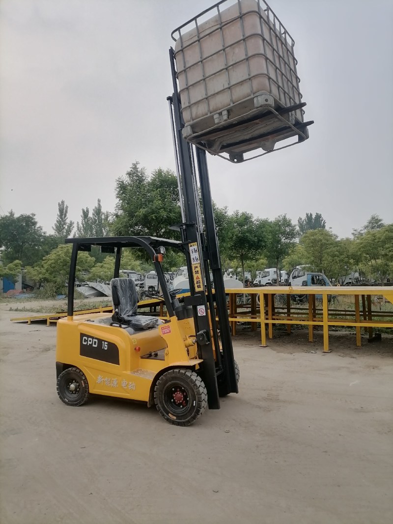新能源锂电池1.5吨叉车