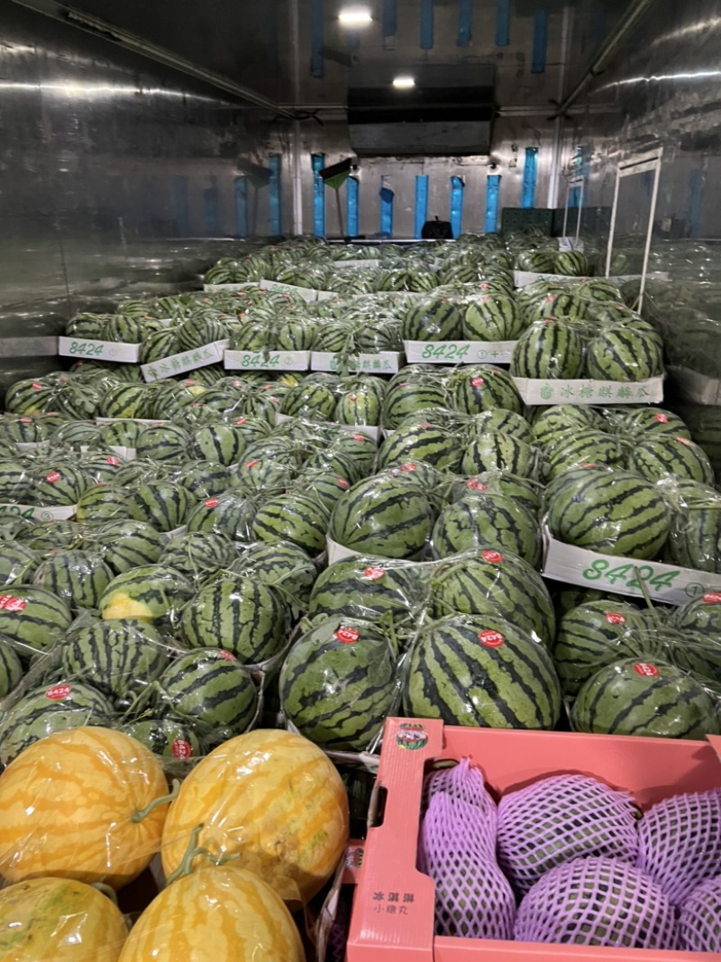 河南无籽美都西瓜皮薄口感甜承接电商平台可代发