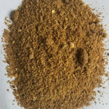发酵饲料，改善肠道，增加适口性，添加各种有益菌！