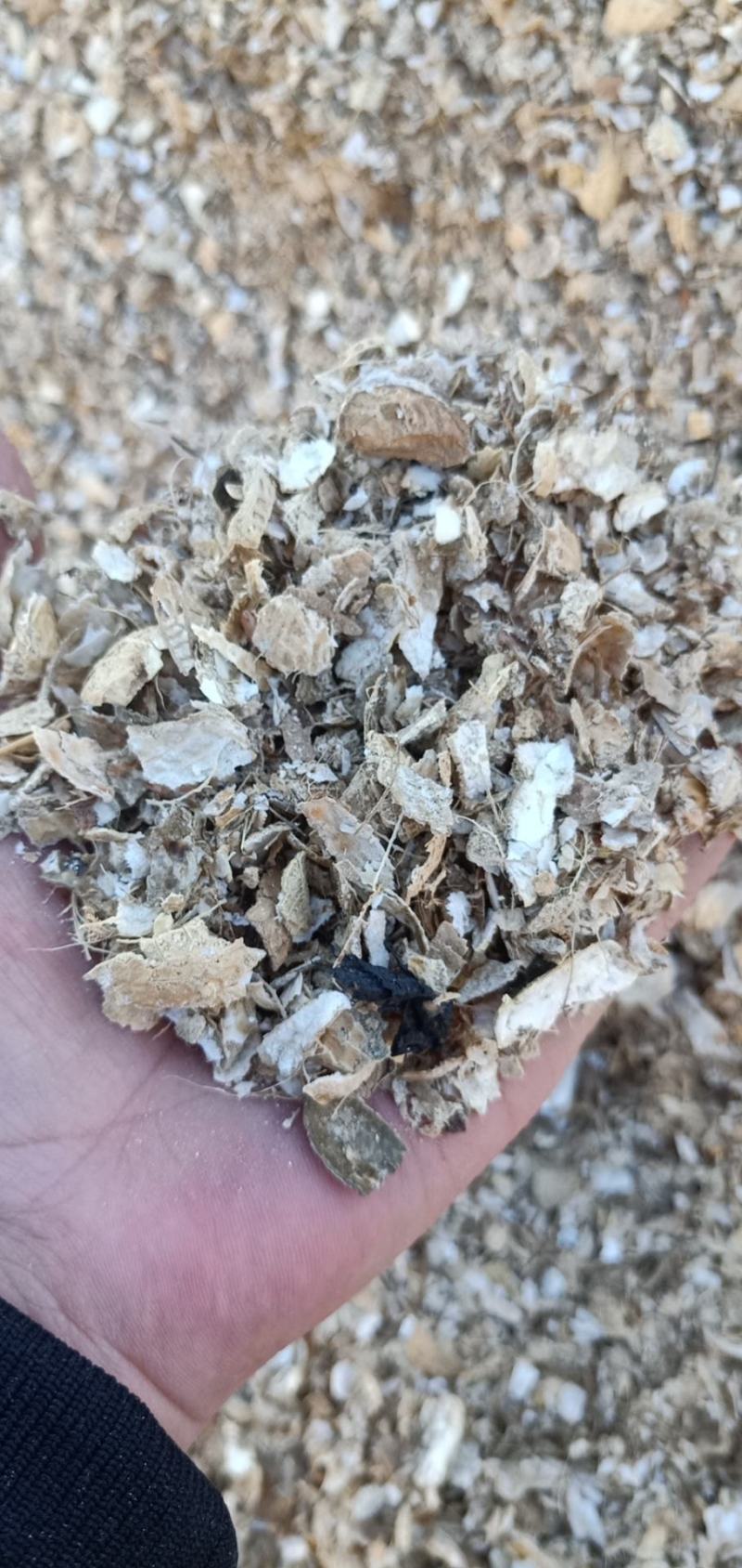 花生壳粉3.5个筛网定制加工，饲料添加剂养殖场垫料