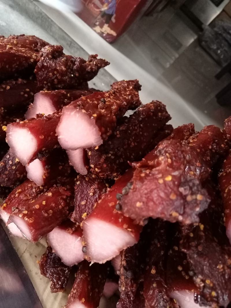 大块肉干度好，有嚼劲麻辣五香味，老少皆宜