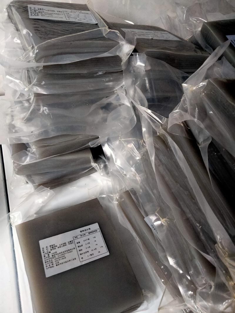 烧烤苕皮，火锅食材凉拌，食材好，好吃不腻，回头率超高单品