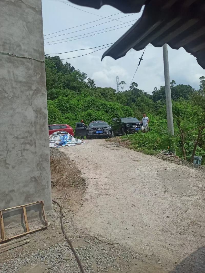 长寿湖边上民房出租，10个房间，带停车位，临近长寿湖，