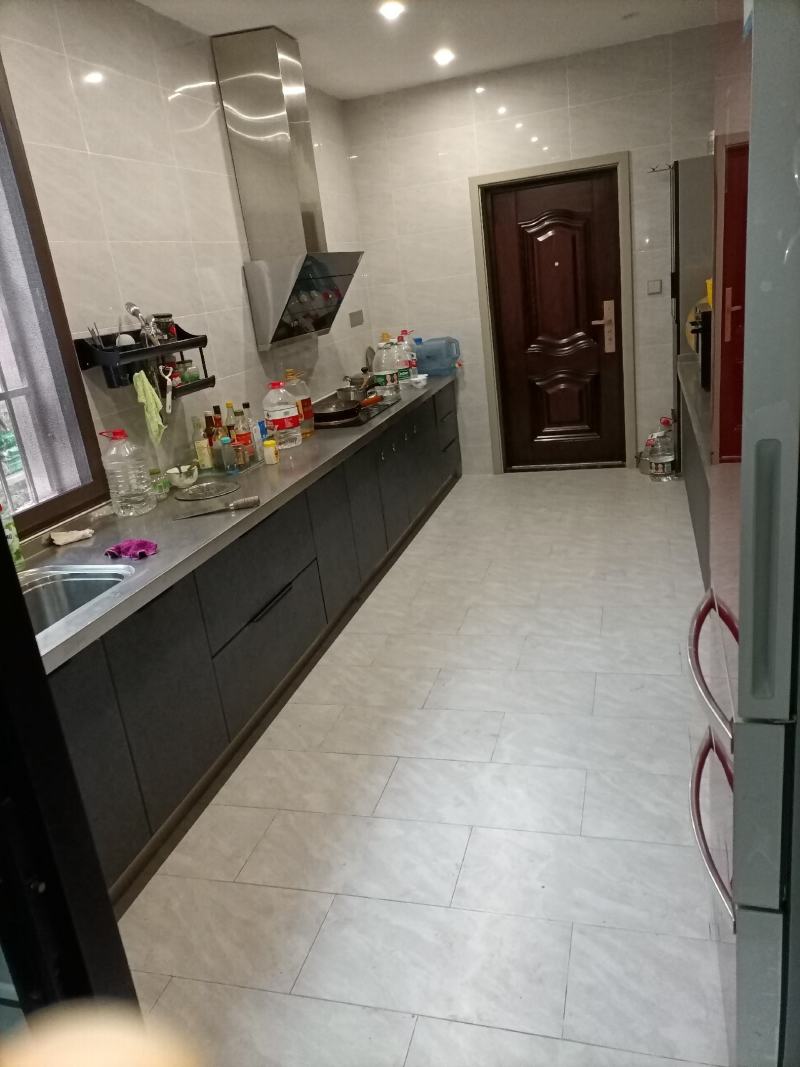 大学城虎峰山上300平独栋别墅加3亩土地出售，售价2