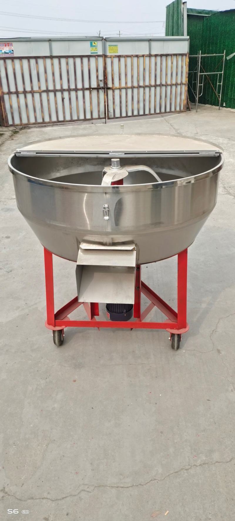 【欢迎来电咨询】饲料搅拌机，两厢电2.2/3千瓦铜电机。