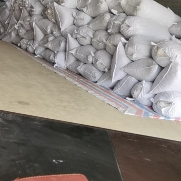出售无硫干姜片，大量收购小黄姜二黄姜活姜