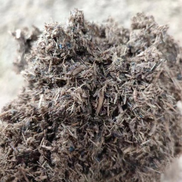 大量供应木渣，水份60-70之间，出厂价格180一吨。