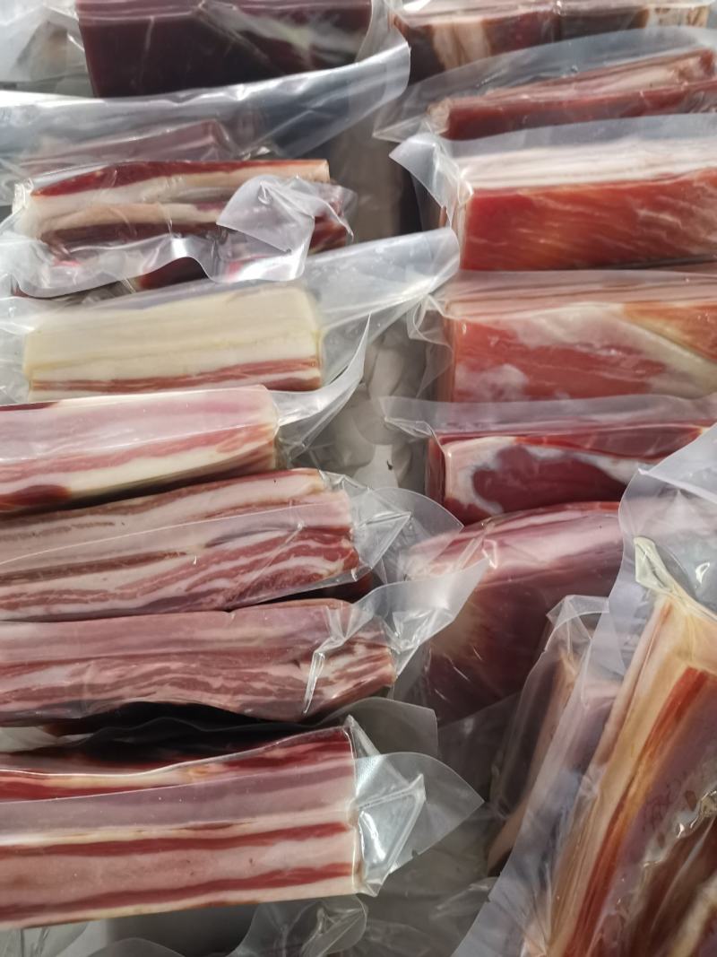 禄劝撒坝陈年老火腿两年以上