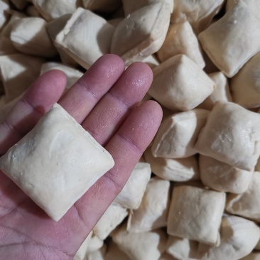 个旧乍甸超大号烧豆腐石屏臭豆腐4.5分大小