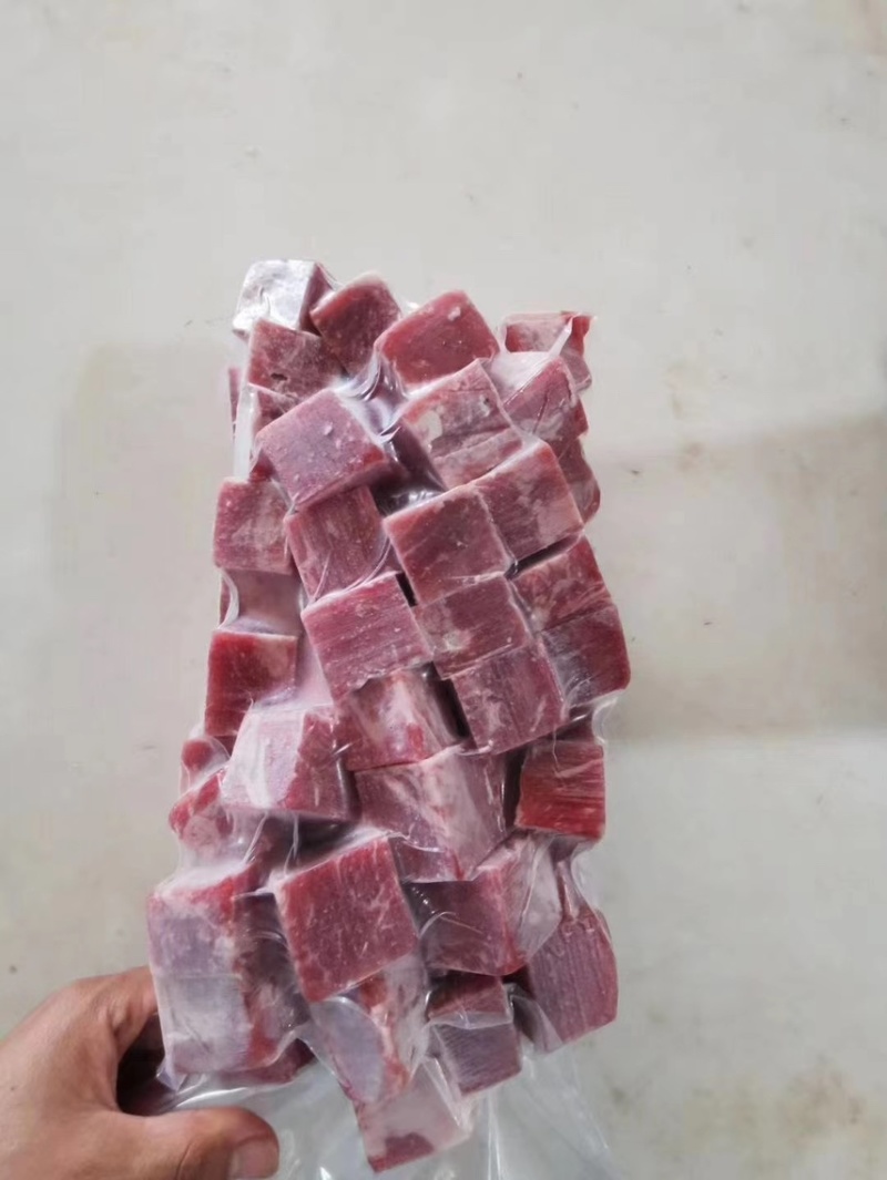 高品质牛肉粒，可定做原切，调理，各种品质。厂家直销。
