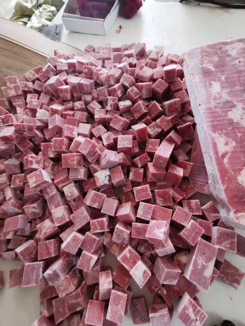 高品质牛肉粒，可定做原切，调理，各种品质。厂家直销。